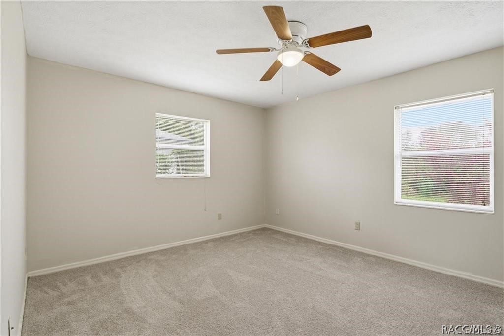 6068 W Douneray Loop, Crystal River, FL 34429