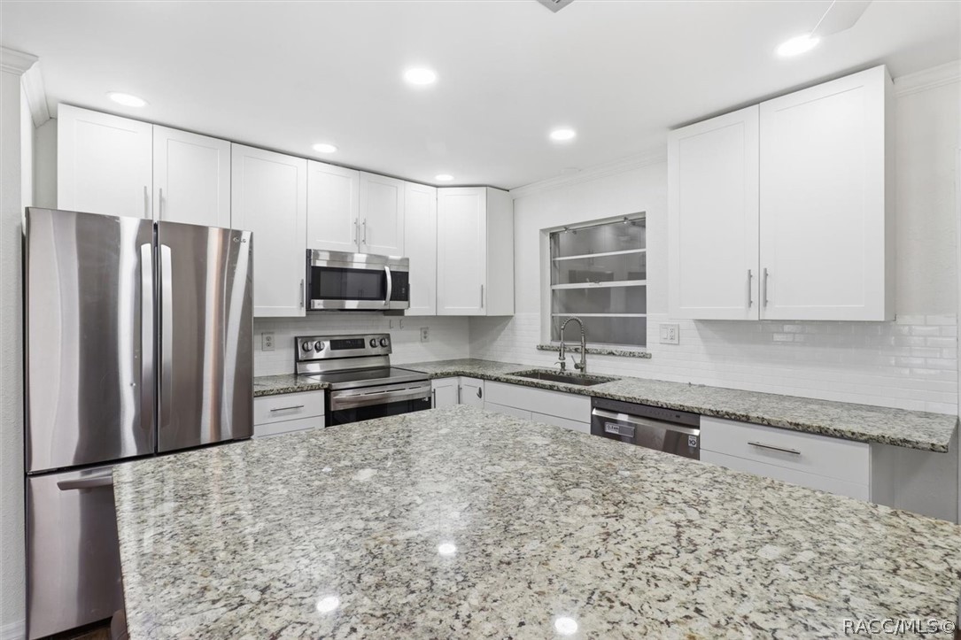 7635 W Mesa Lane, Homosassa, FL 34448