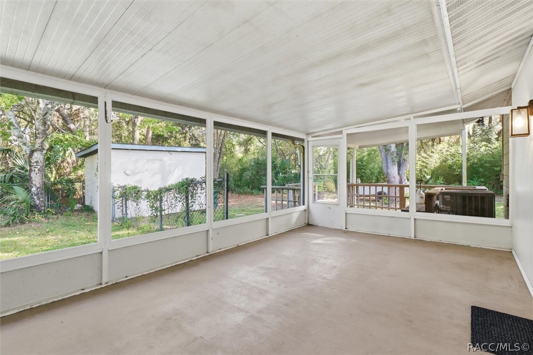 7635 W Mesa Lane, Homosassa, FL 34448
