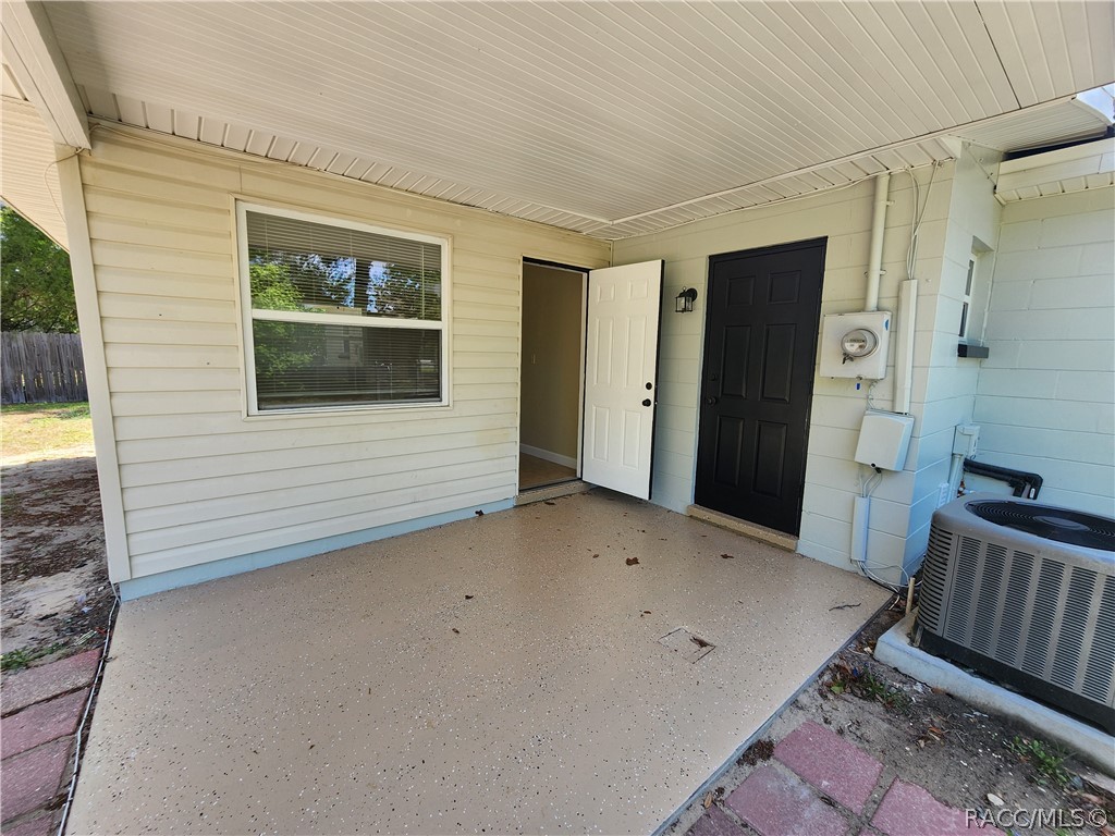 7421 W 7 Rivers Drive, Crystal River, FL 34429