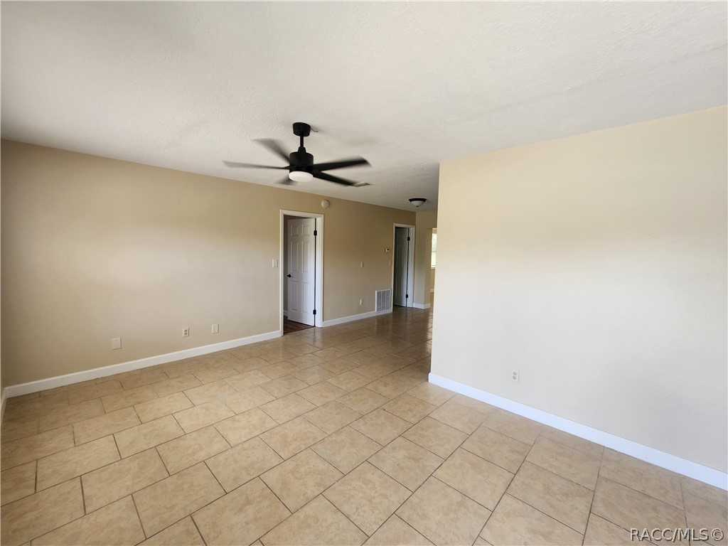 7421 W 7 Rivers Drive, Crystal River, FL 34429