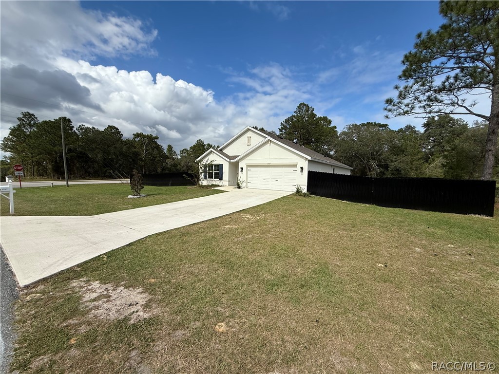 8767 N Paradisea Drive, Citrus Springs, FL 34433