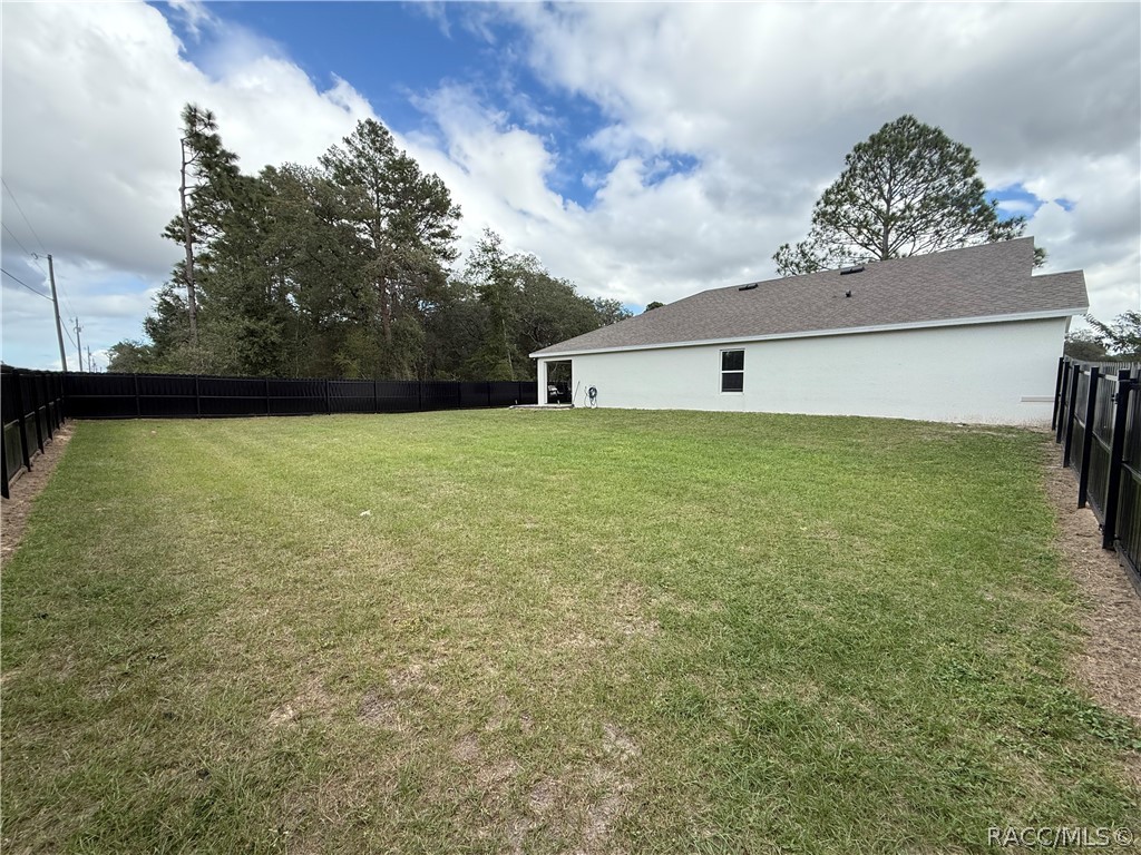 8767 N Paradisea Drive, Citrus Springs, FL 34433