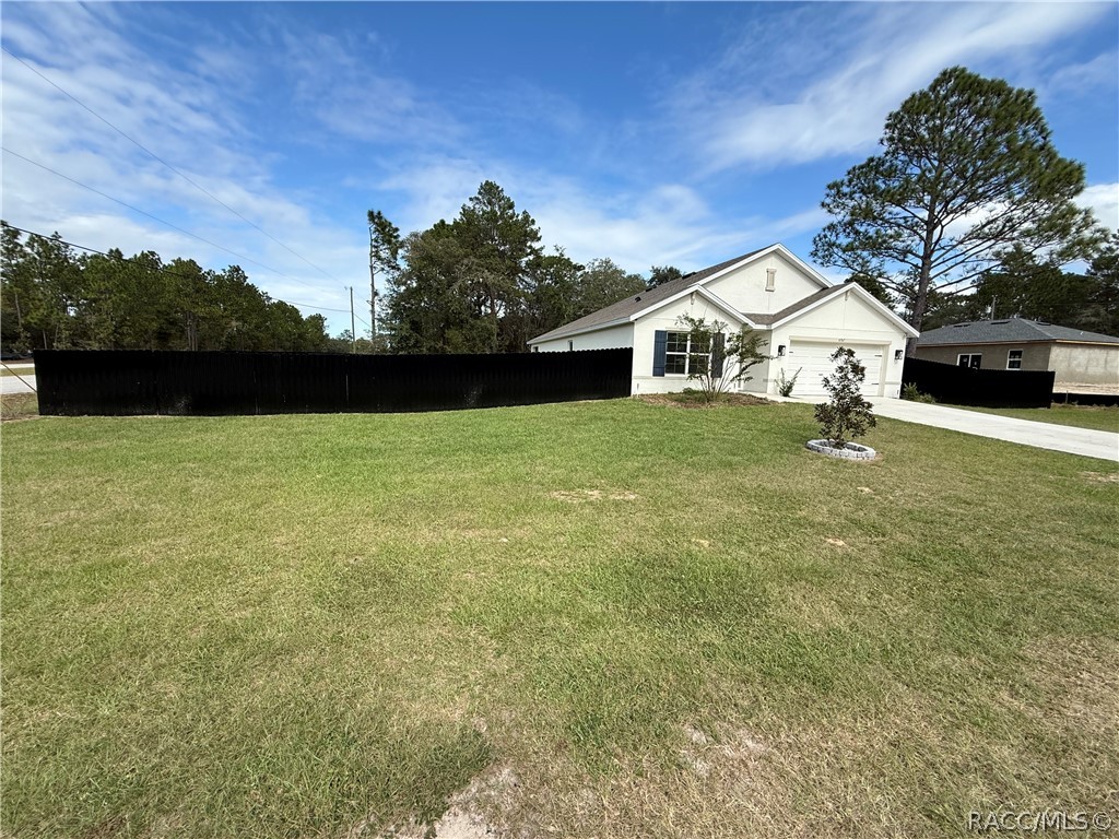 8767 N Paradisea Drive, Citrus Springs, FL 34433