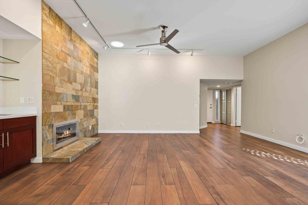 16-web-or-mls-4881 Winner Circle Unit B-