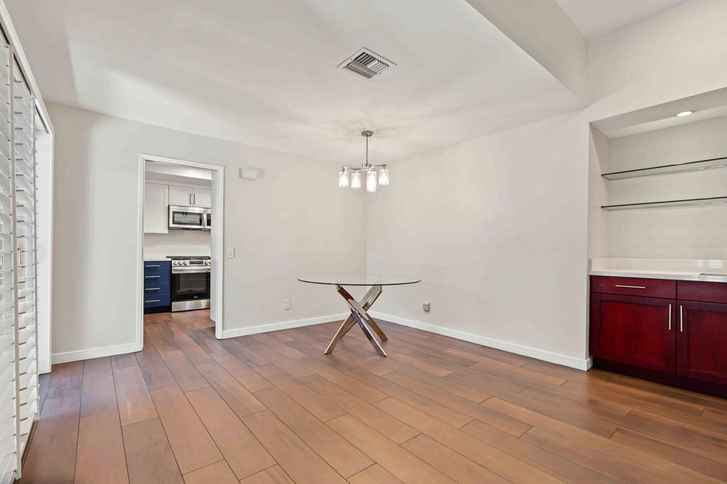 15-web-or-mls-4881 Winner Circle Unit B-