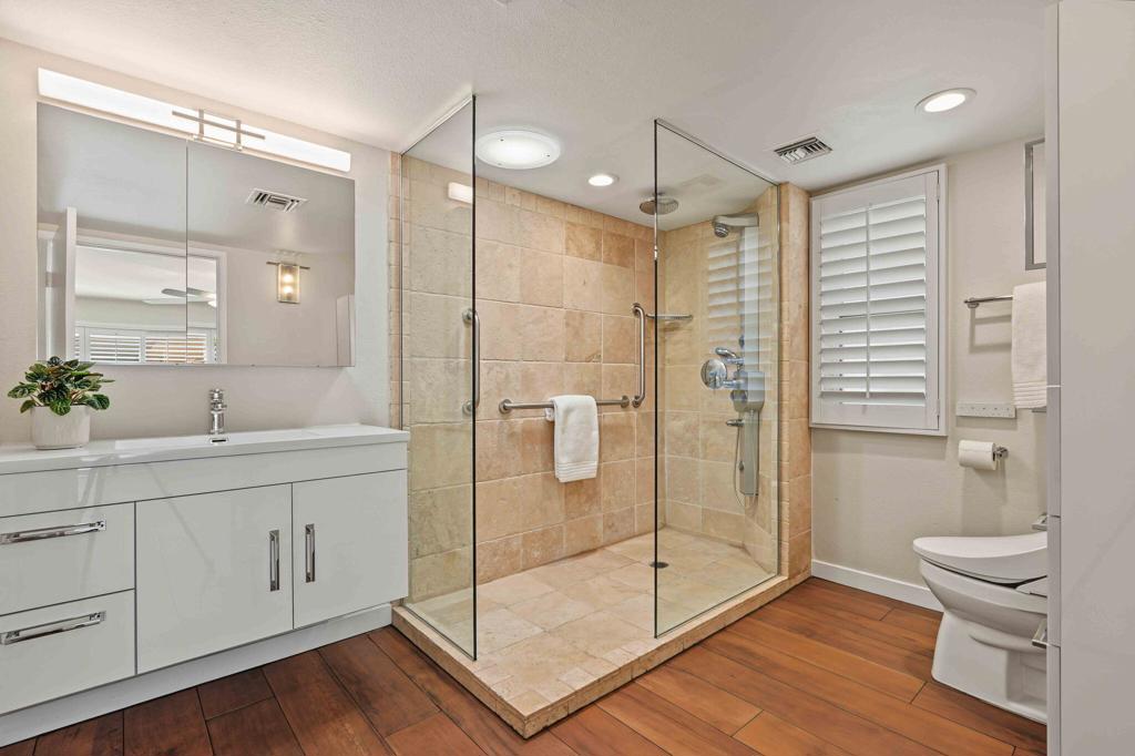 37-web-or-mls-4881 Winner Circle Unit B-