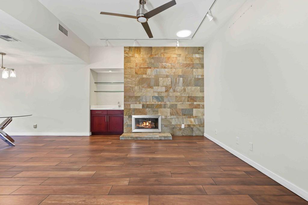 12-web-or-mls-4881 Winner Circle Unit B-