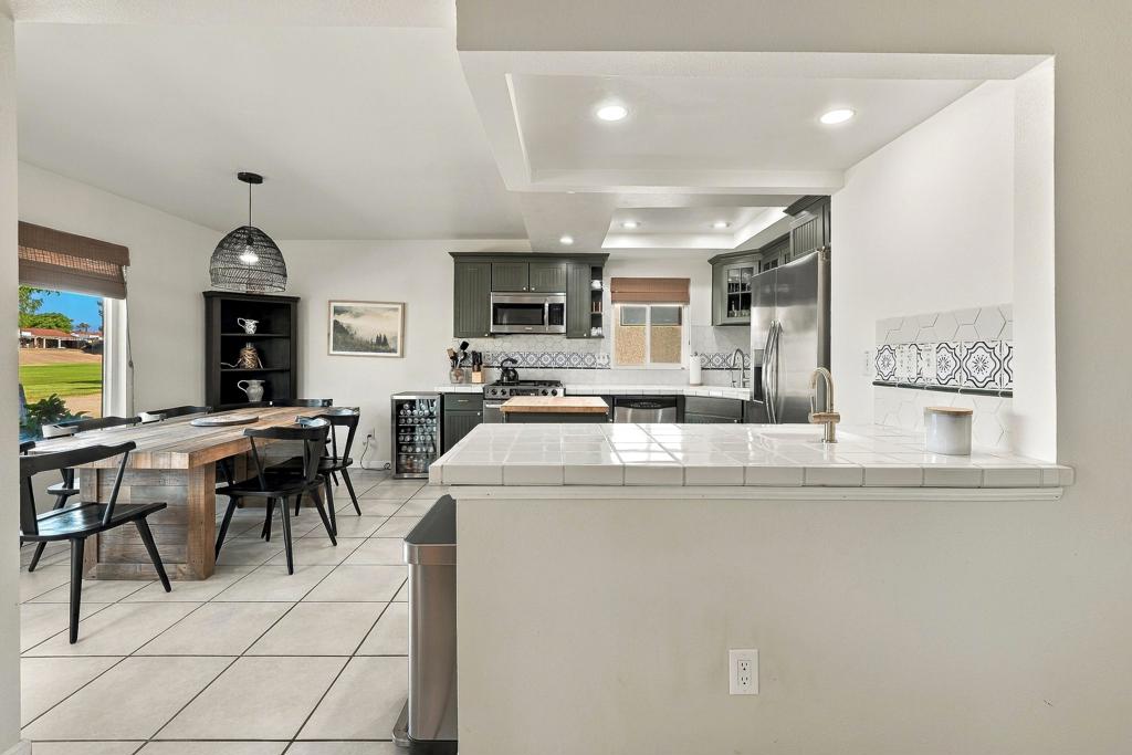 Bar/kitchen