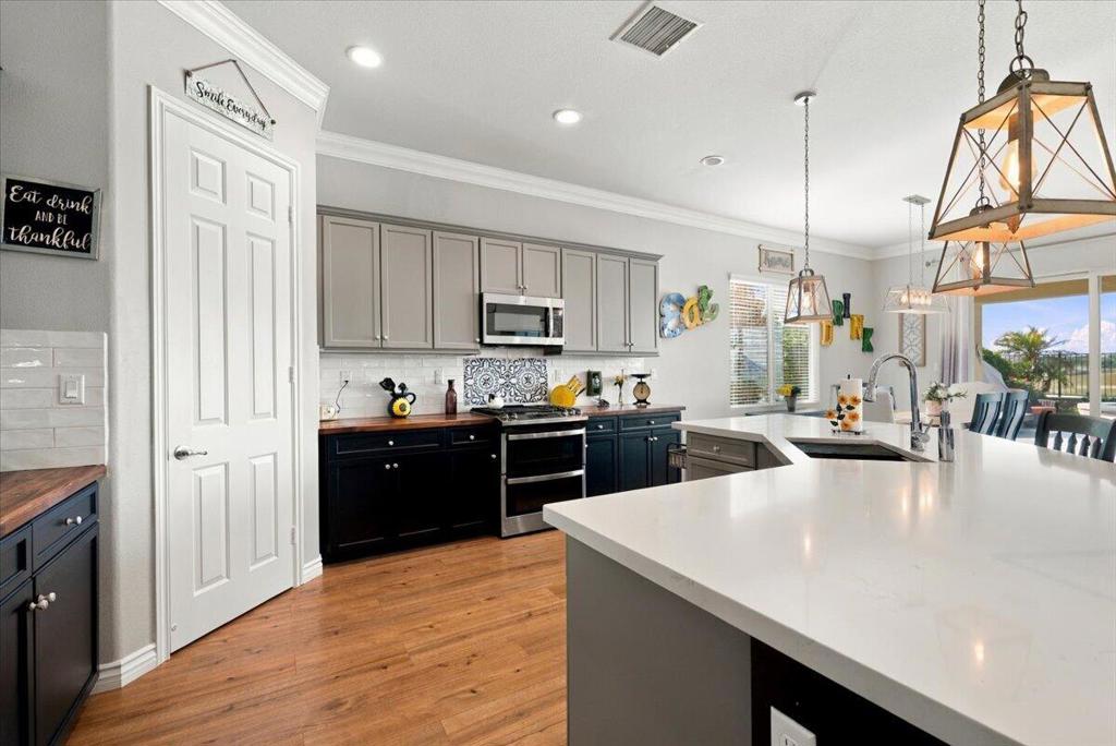 10-Kitchen