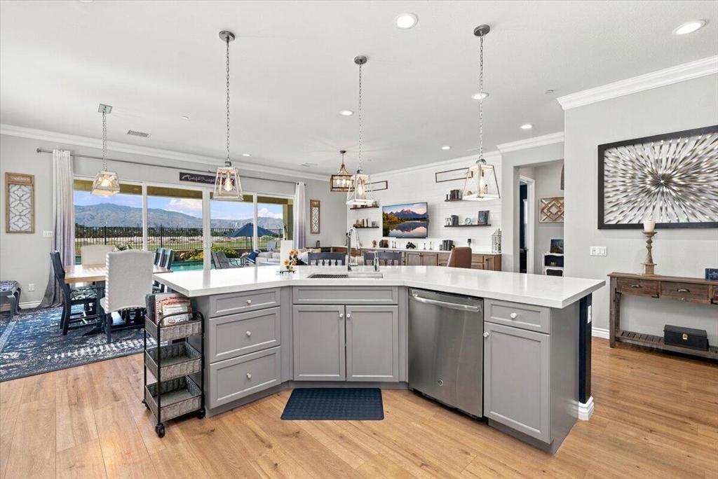 09-Kitchen & Dining