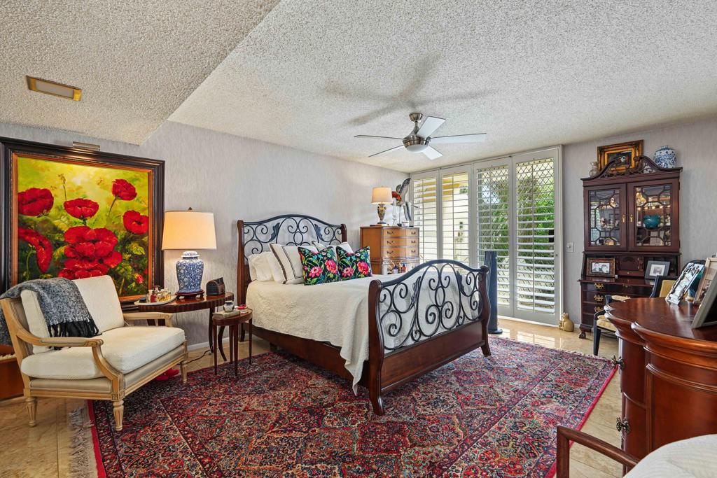 73700 Grapevine-20