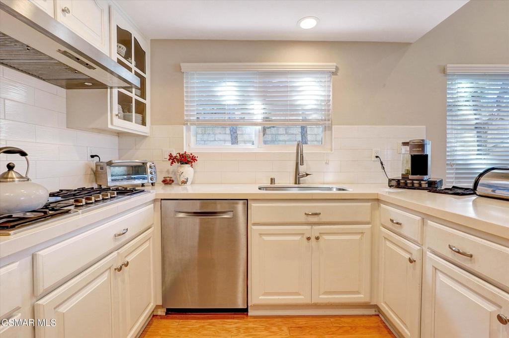 13-3989 Ashbourne Ln-13