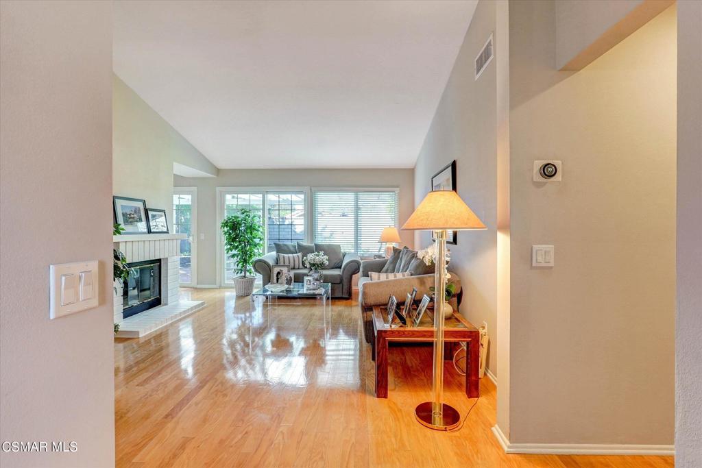 04-3989 Ashbourne Ln-4