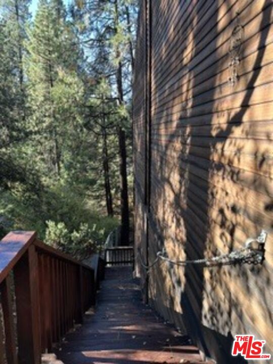 Side stairs