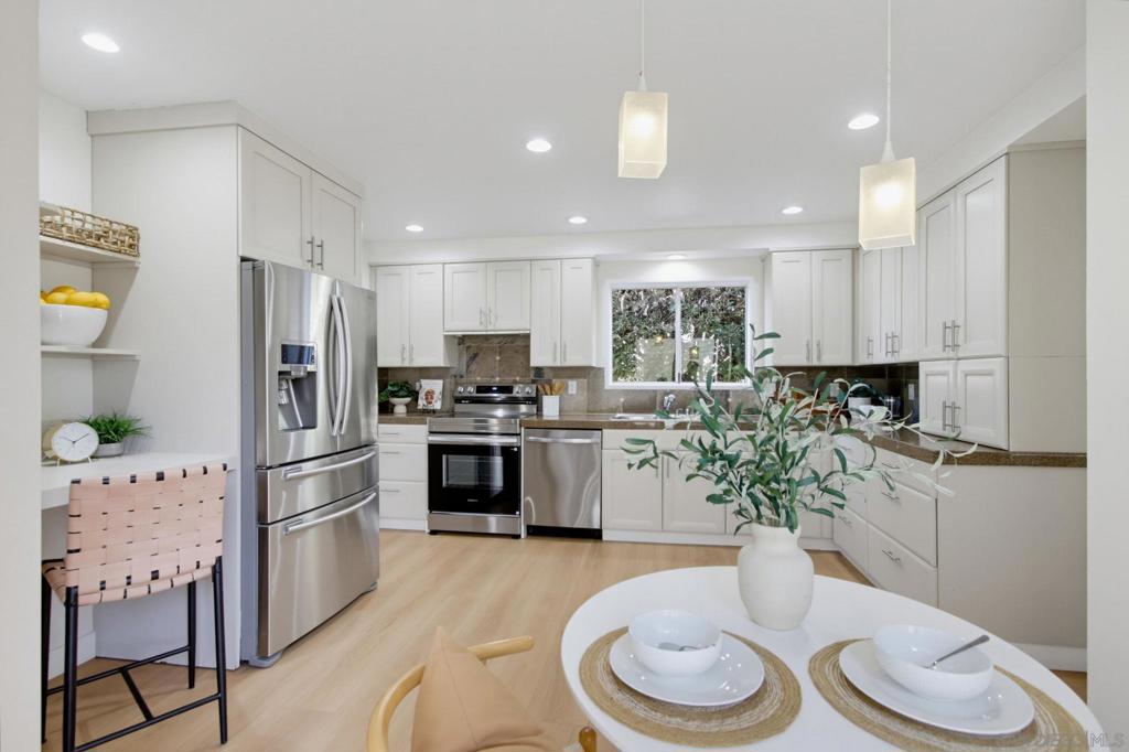 111 Delicias Ct, Solana Beach, CA 92075