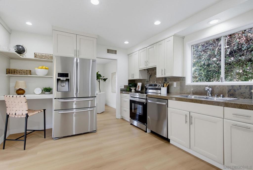 111 Delicias Ct, Solana Beach, CA 92075