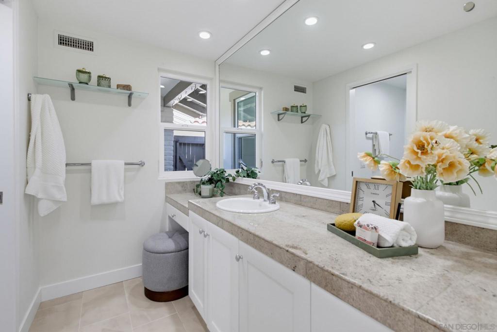 111 Delicias Ct, Solana Beach, CA 92075