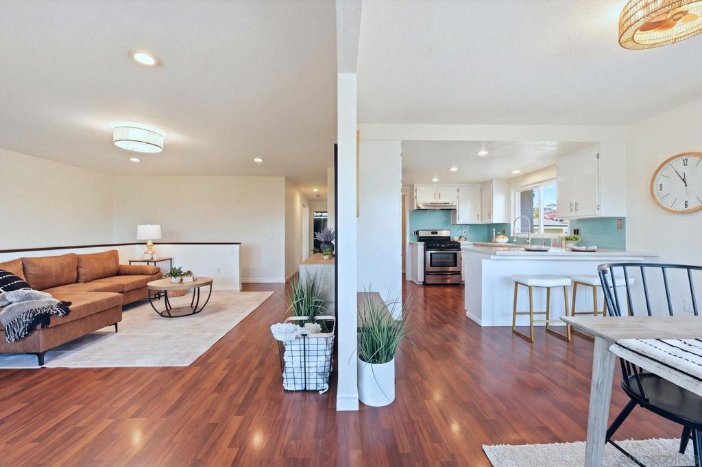 644 Lado De Loma, Vista, CA 92083
