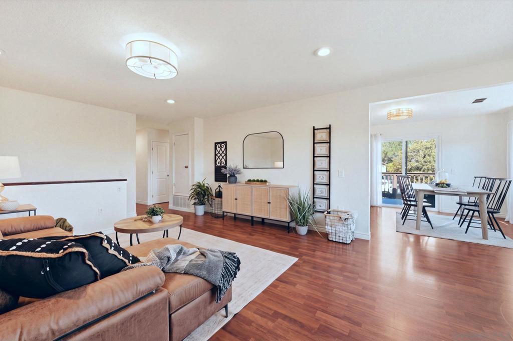 644 Lado De Loma, Vista, CA 92083