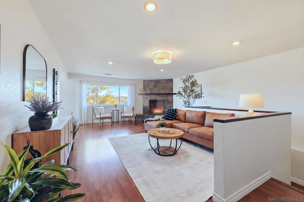 644 Lado De Loma, Vista, CA 92083