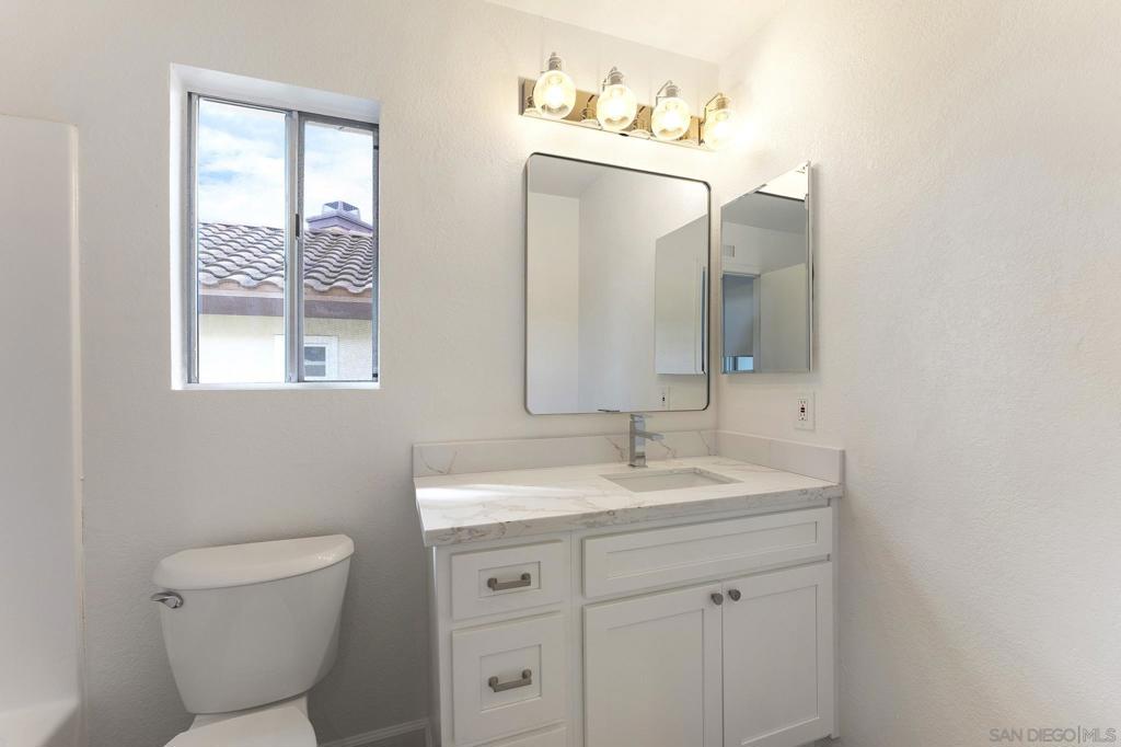 11689 Via Nicole, El Cajon, CA 92019