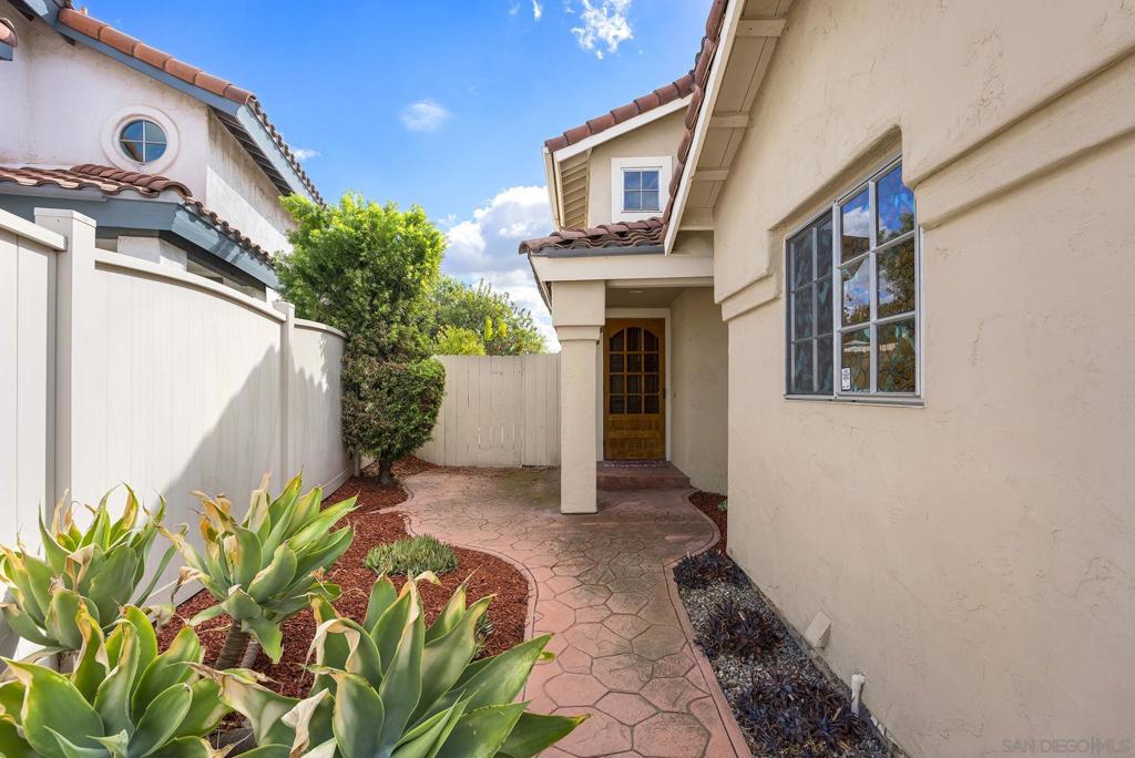 11689 Via Nicole, El Cajon, CA 92019