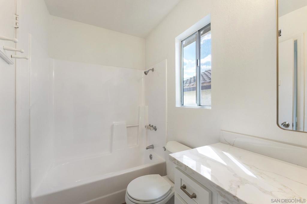 11689 Via Nicole, El Cajon, CA 92019