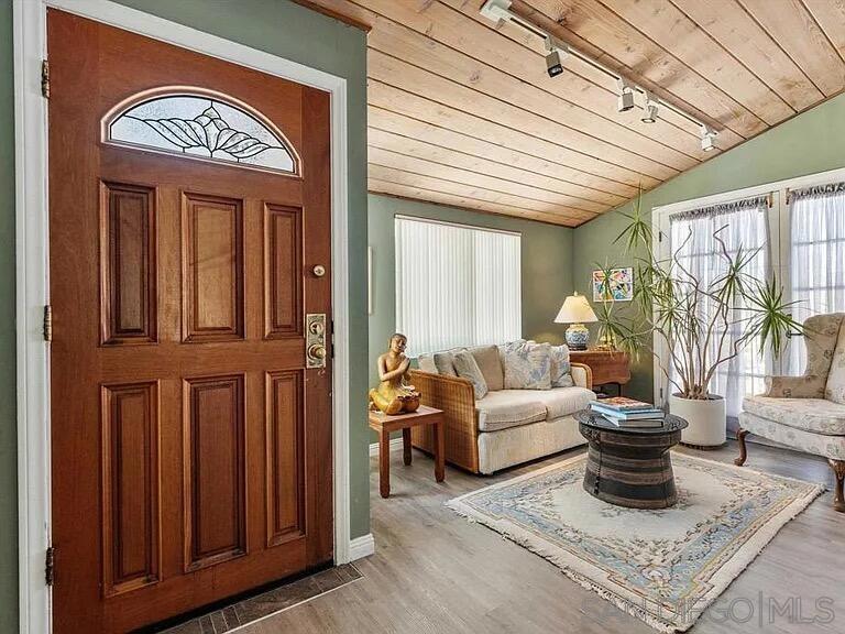 1556 VIA RANCHO PKWY, Escondido, CA 92029
