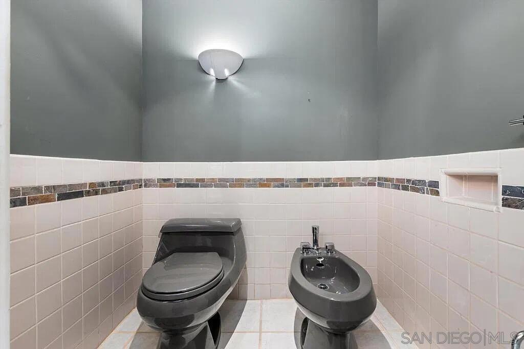 1556 VIA RANCHO PKWY, Escondido, CA 92029