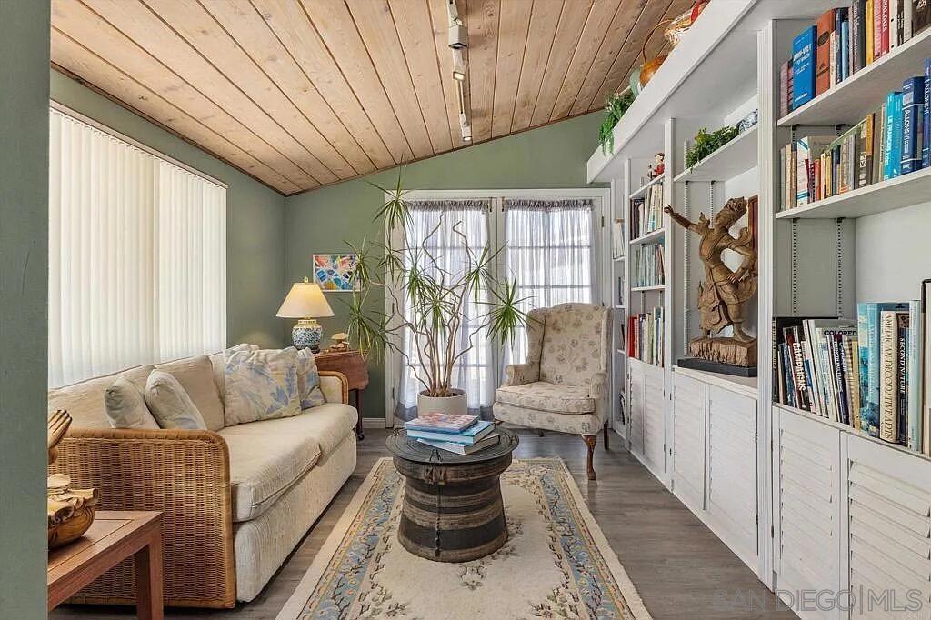 1556 VIA RANCHO PKWY, Escondido, CA 92029