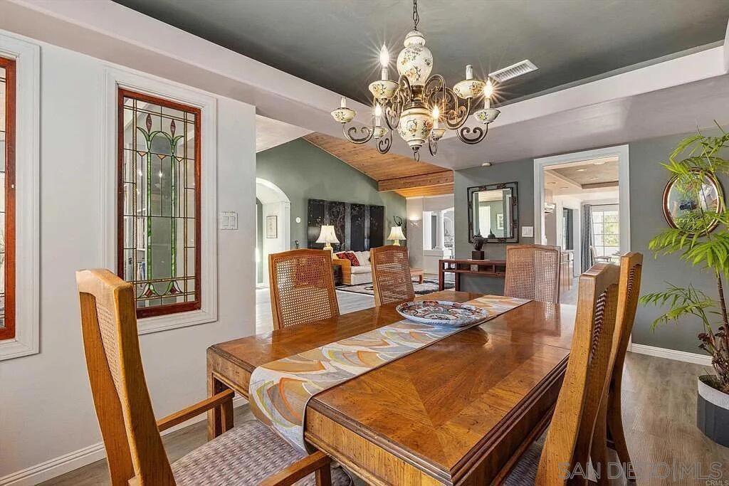 1556 VIA RANCHO PKWY, Escondido, CA 92029