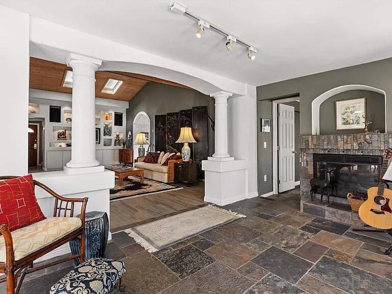 1556 VIA RANCHO PKWY, Escondido, CA 92029