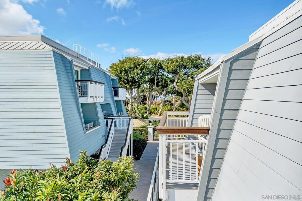32 Montego Court, Coronado, CA 92118