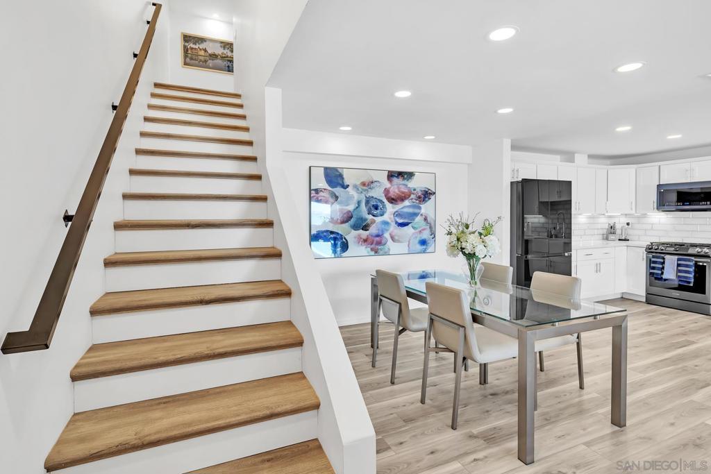 32 Montego Court, Coronado, CA 92118