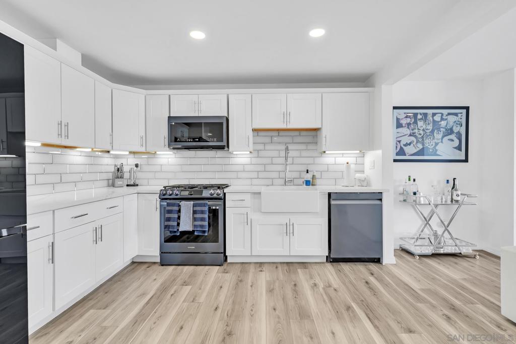 32 Montego Court, Coronado, CA 92118