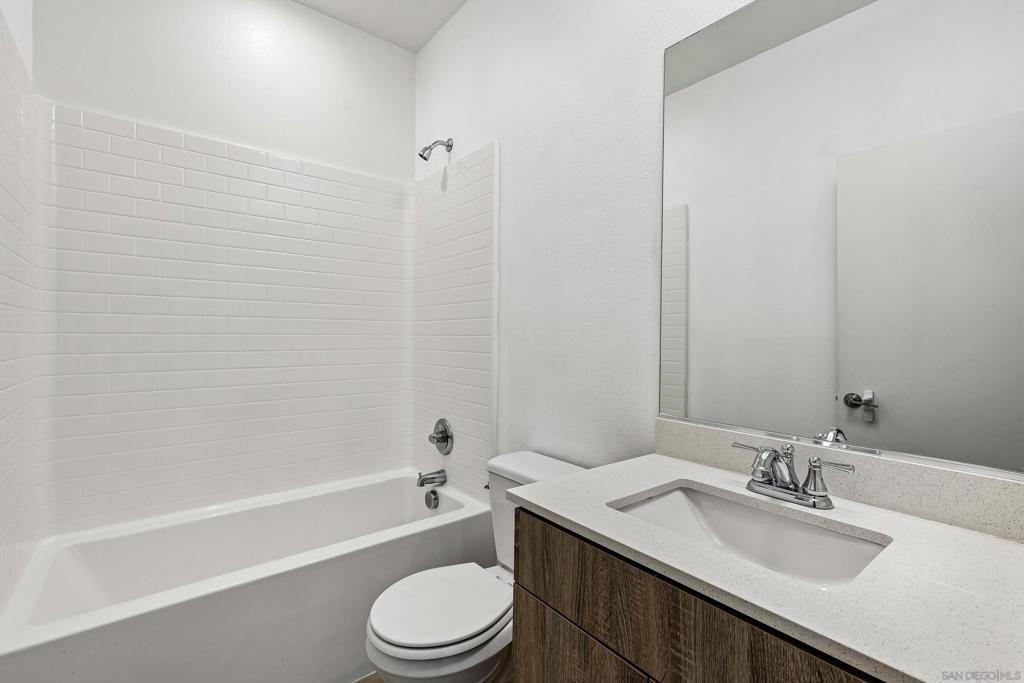 5227 Surfwalk, #106, San Diego, CA 92154