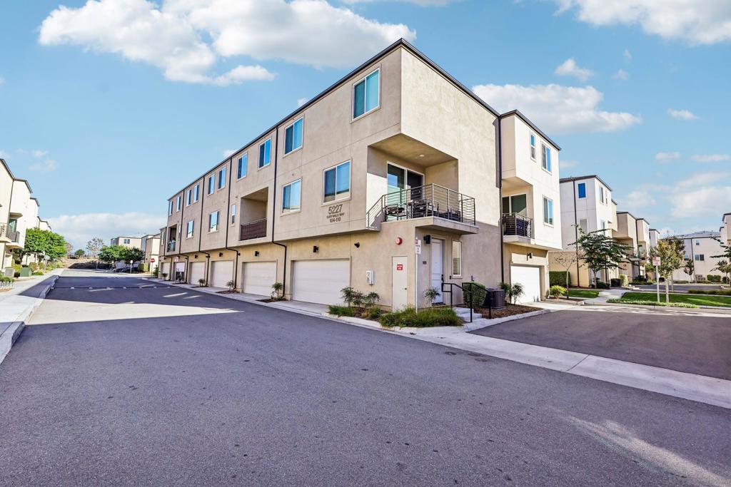 5227 Surfwalk, #106, San Diego, CA 92154