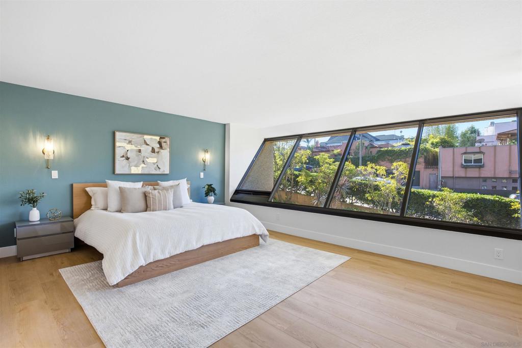 230 W Laurel, #204, San Diego, CA 92101