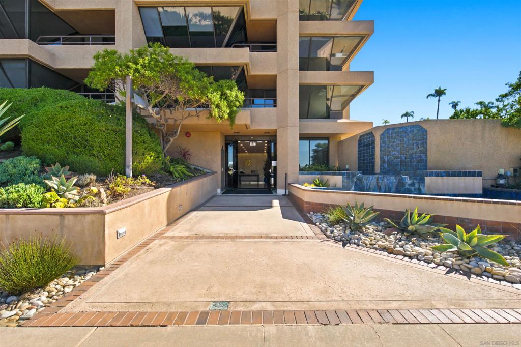 230 W Laurel, #204, San Diego, CA 92101