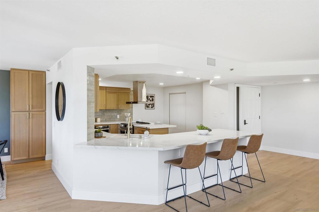 230 W Laurel, #204, San Diego, CA 92101