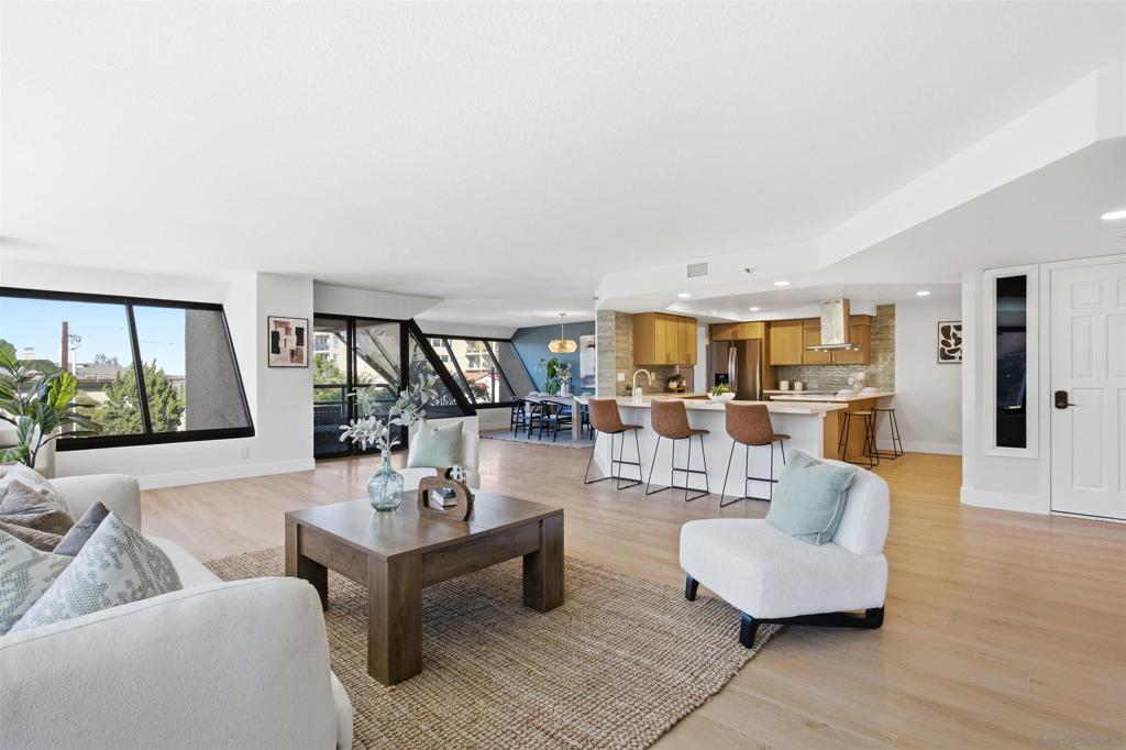 230 W Laurel, #204, San Diego, CA 92101