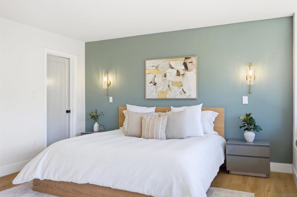 230 W Laurel, #204, San Diego, CA 92101