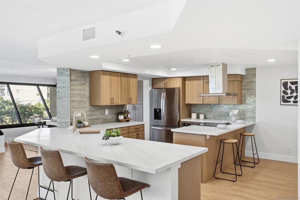 230 W Laurel, #204, San Diego, CA 92101