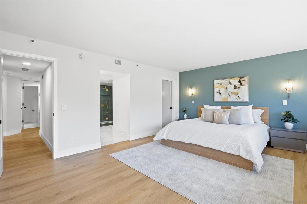 230 W Laurel, #204, San Diego, CA 92101