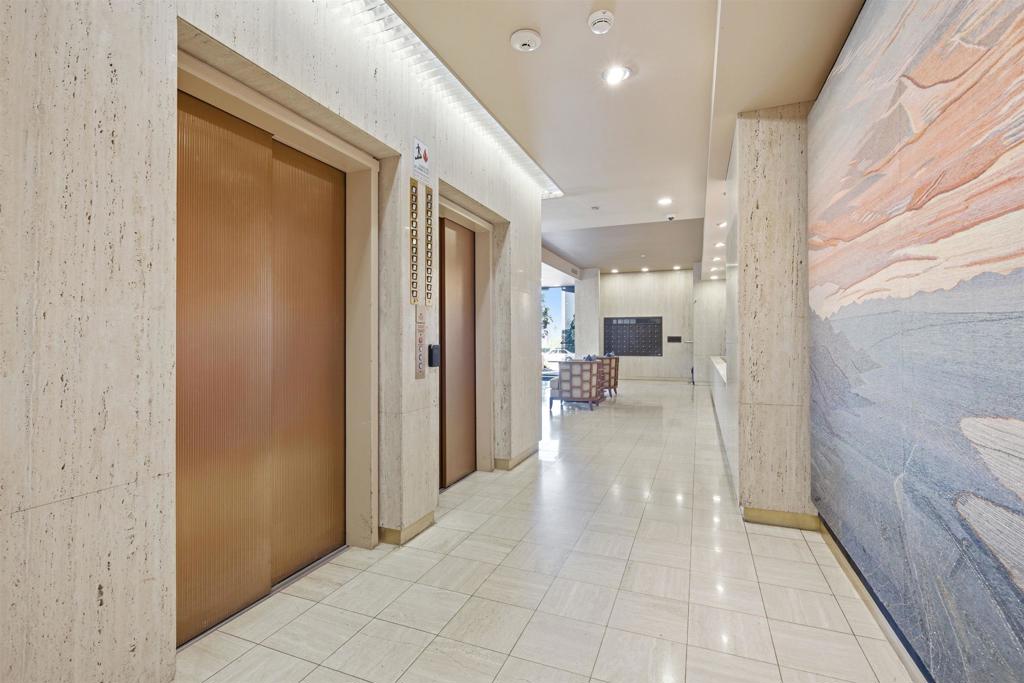 230 W Laurel, #204, San Diego, CA 92101