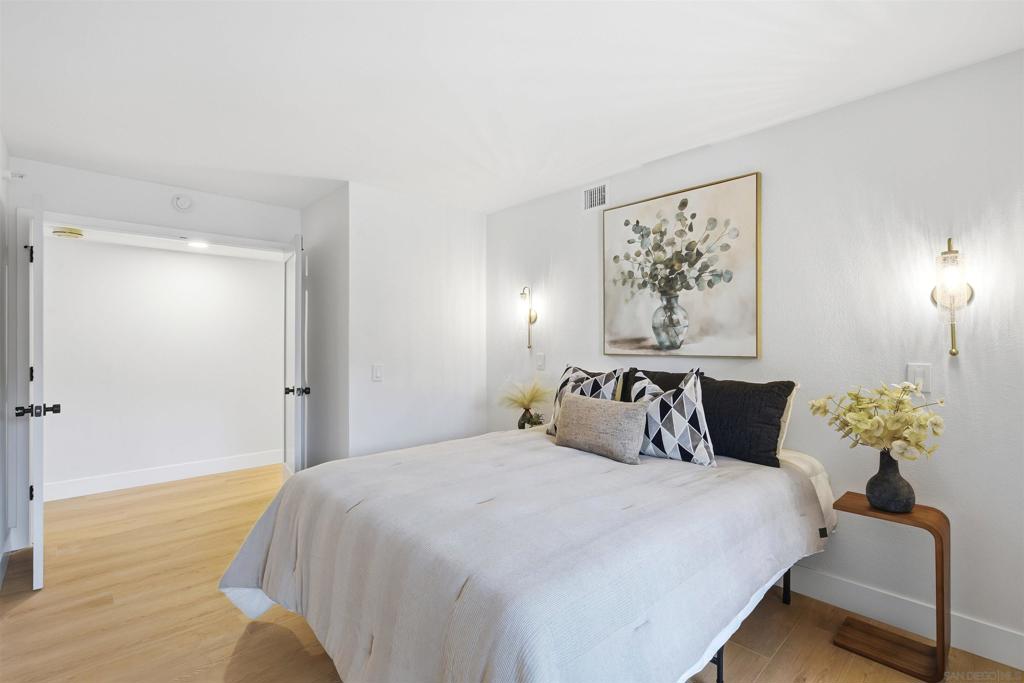 230 W Laurel, #204, San Diego, CA 92101