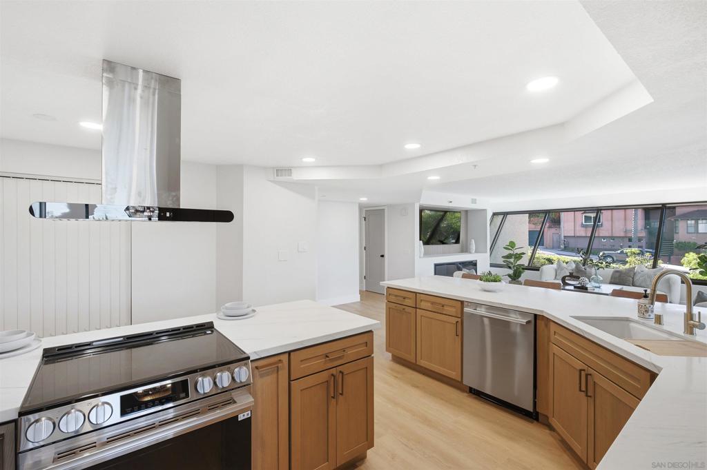 230 W Laurel, #204, San Diego, CA 92101