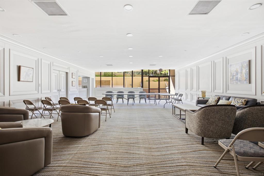 230 W Laurel, #204, San Diego, CA 92101