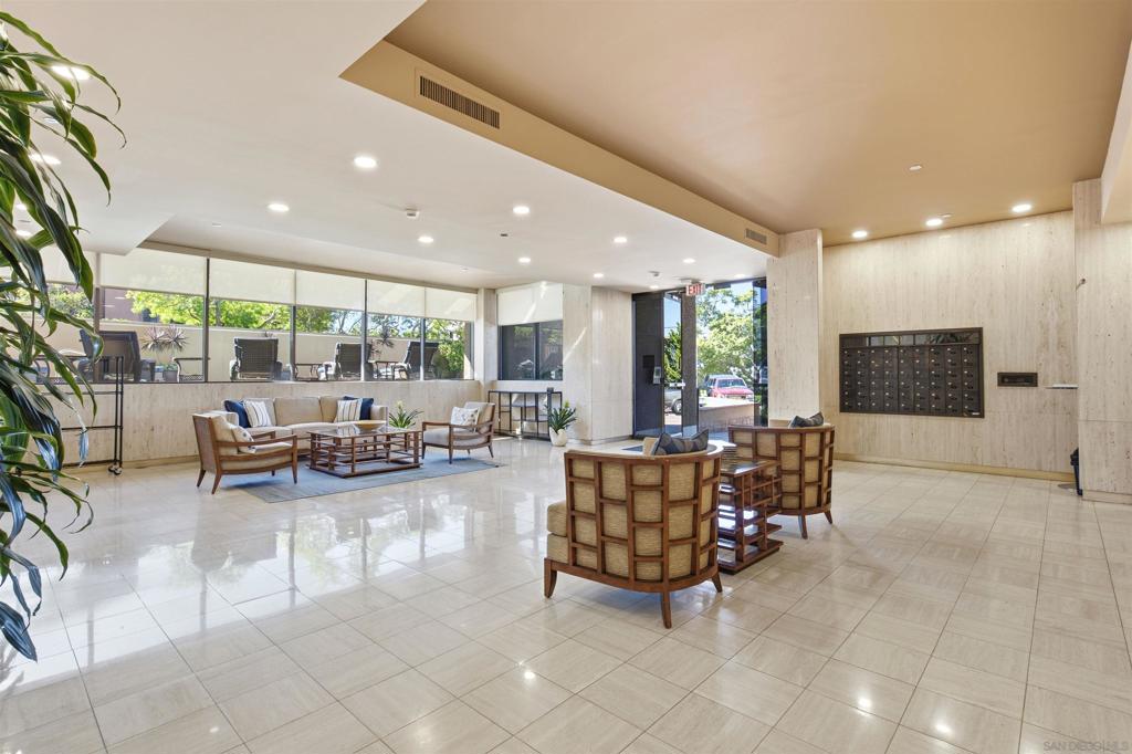 230 W Laurel, #204, San Diego, CA 92101